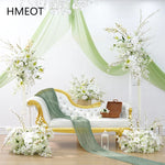 canapé blanc tufté classique décoration intérieure oreillers couverture sofa chambre coucher