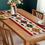table table ethnique géométrique polyester rouge beige bleu vert triangles losanges festive traditionnelle