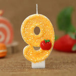 bougies numeriques jaune paillette pomme rouge anniversaire decoratif thème feuille verte paillettes dorées tringle