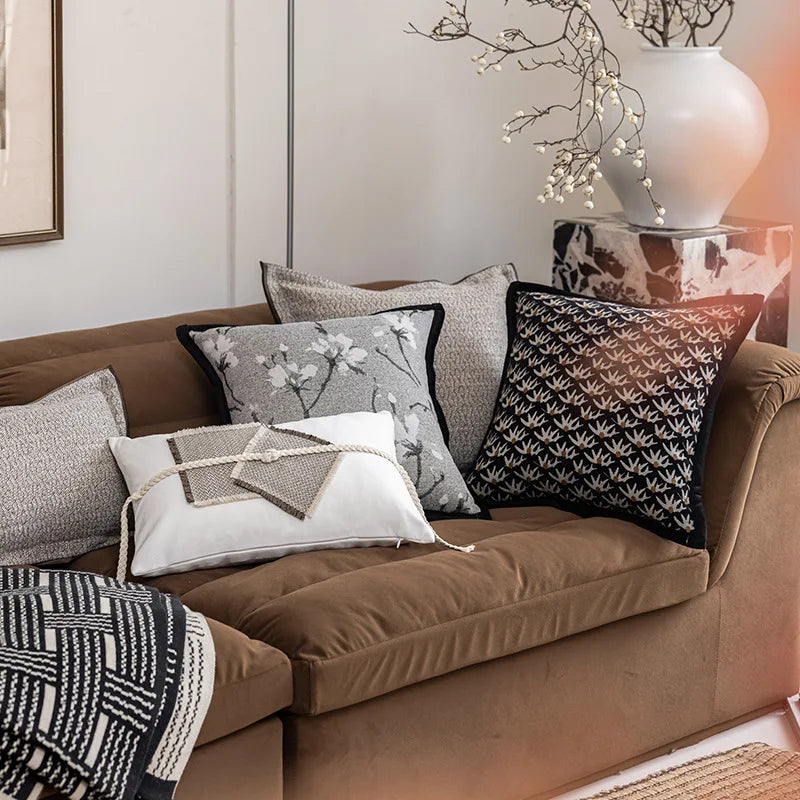 coussin deco gris noir blanc motif floral texture tissée contemporain adhésif maison voiture commercial