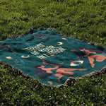 couverture tissée vert foncé femmes oiseaux fleurs lune œil intuition saisonnière nordique frange artisanale