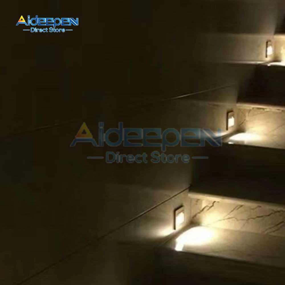 Applique murale LED encastrée pour escalier en couleur noir