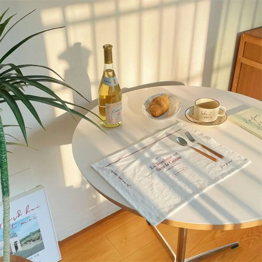 serviettes table blanches imprimées moderne cuillère fourchette assiette croissant respectueux environnement diatomées boue minimaliste