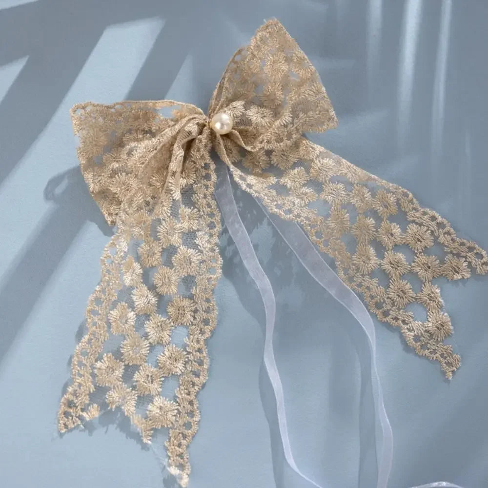 ruban dentelé motif floral blanc classique romantique décoratif 18cm translucideintérieur décoration