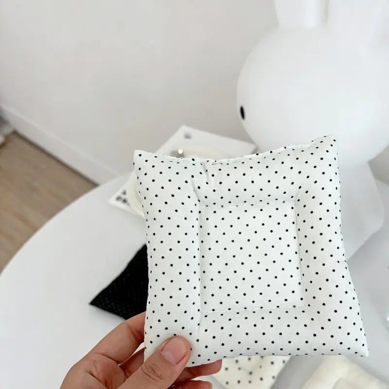 coussin protection blanc noir points noeuds chic moderne