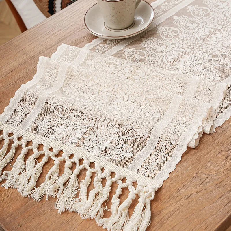 serviettes table vintage dentelle fine franges beige clair noir maison fêtes mariage