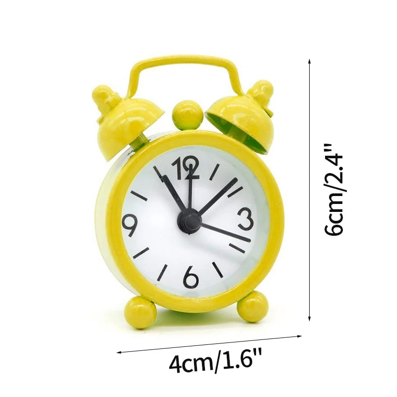horloge réveil classique aiguille multifonction alarme table couleur variée poignées métalliques chiffres noirs simple