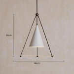 suspension lumineuse moderne conique noir blanc doré diffuseur grille opacité minimaliste chaînes métalliques