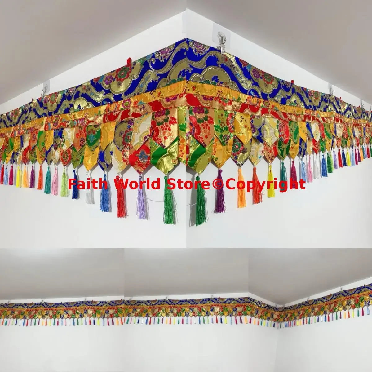 rideau décoration murale textile brodé motifs floraux traditionnels couleurs vives clips métalliques tassels