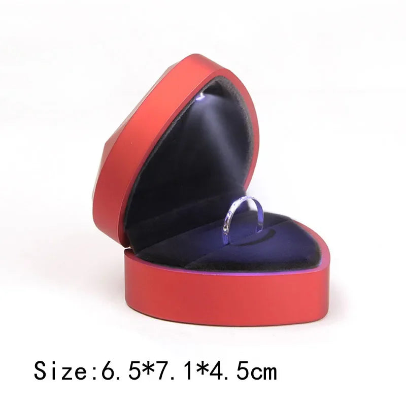 boîte bijoux forme cœur lumière led rouge doré moderne élégant anniversaire noël mariage fiançailles