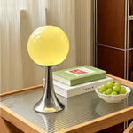 lampe table moderne minimaliste sphérique brillante orange rouge blanc noir prise usb