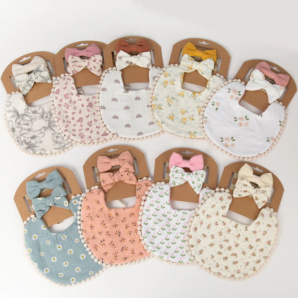 bavoirs bébé fleurs pompons élastiques doux vintage blanc rose jaune bleu gris
