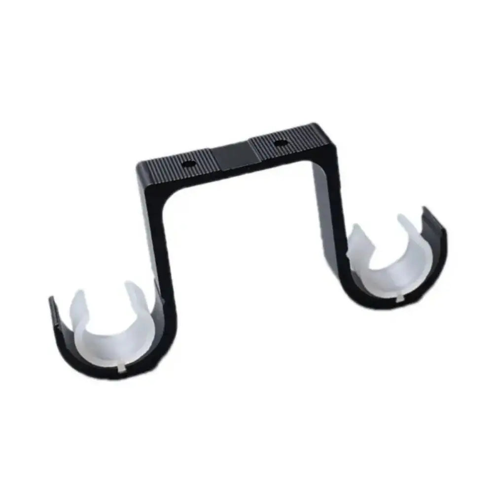 Supports de tringle à rideau double en aluminium blanc installés avec rideau
