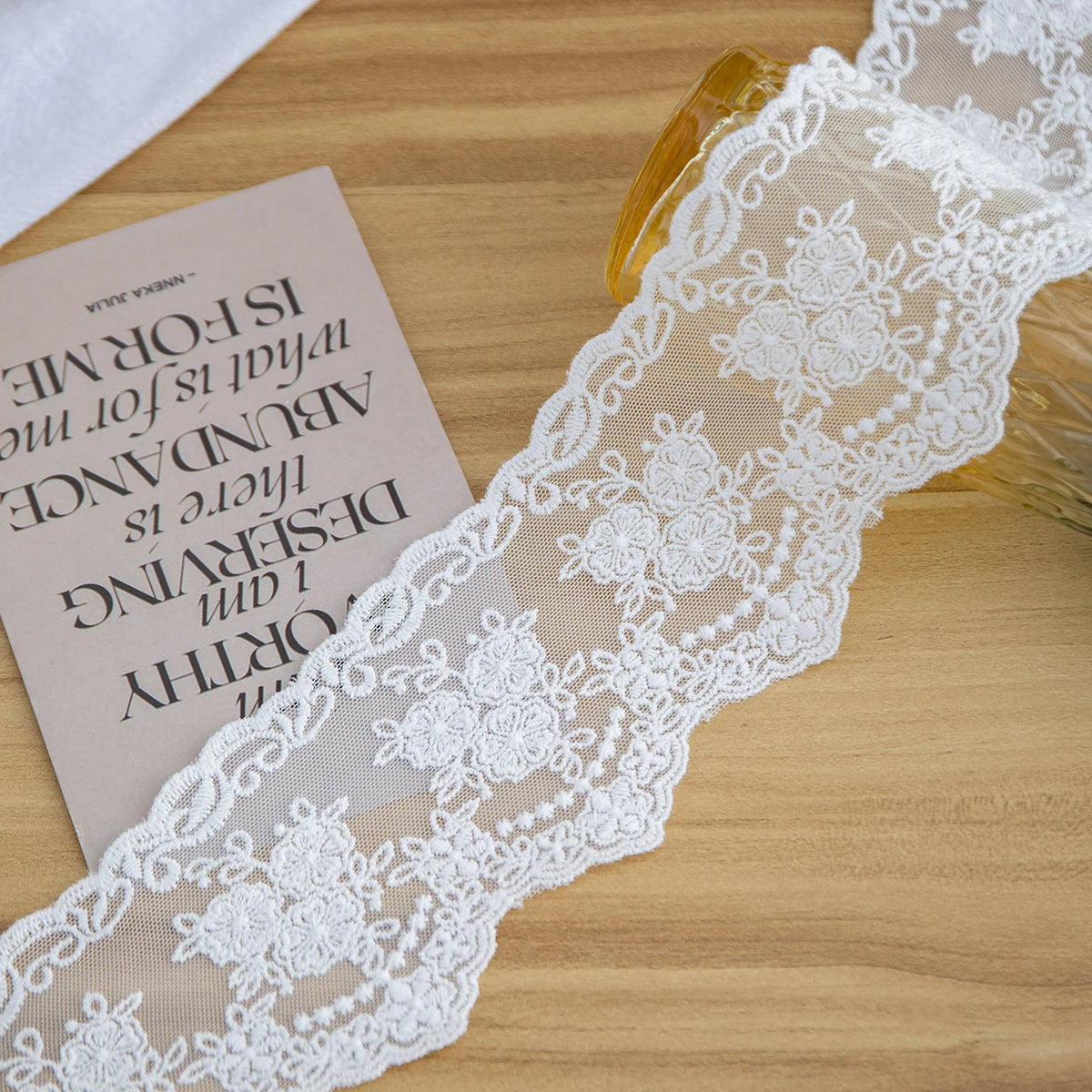 ruban dentelle fleurs blanc mariage classique accessoire couture decoration robe franges