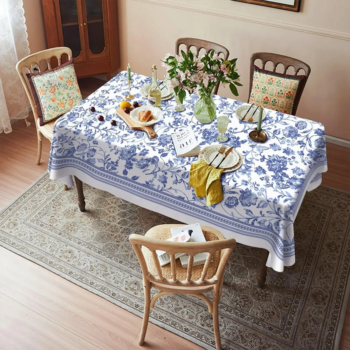 nappe fleurs bleues classique réutilisable polyester rectangle blanc table manger decoration hiver fêtes