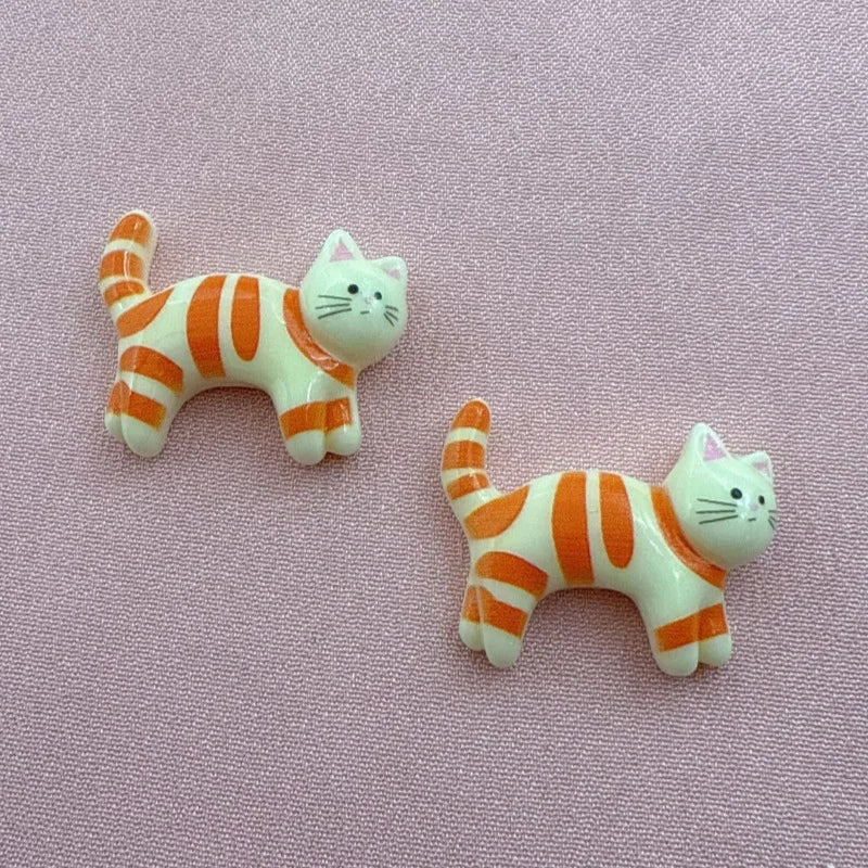 bijoux kawaii chats colorés cartoon modernes 20 30mm blanc bleu orange rose jaune
