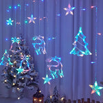 Guirlande lumineuse décorant un intérieur pour Noël