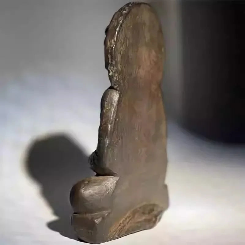 statue bouddha céramique brun foncé détails sculptés base carrée décoration maison artistique religieux