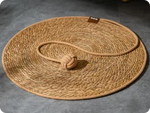 tapis gratter chat tissé main spirale beige clair protection meuble accessoire intérieur balle jouet