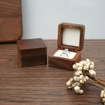 boîte bijoux bois marron classique dorés coussin blanc bague mariage packaging cadeau
