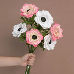 décoration intérieure bouquet fleurs artificielles anémones rose blanches violets minimaliste mariage anniversaire