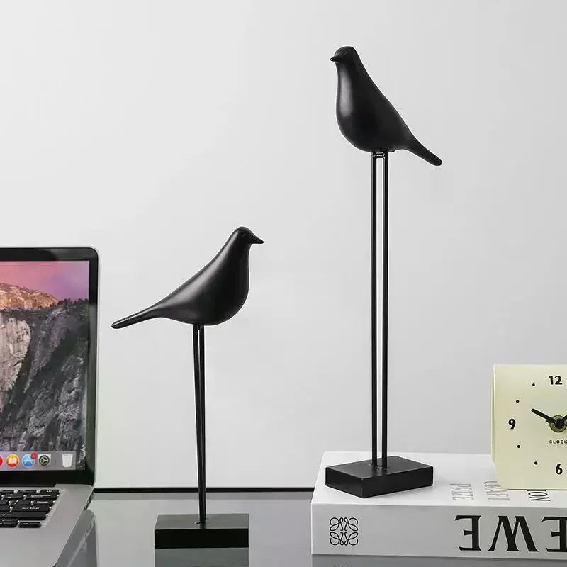 statues oiseaux noir blanc minimaliste sculpture deco intérieur base plate pieds minces