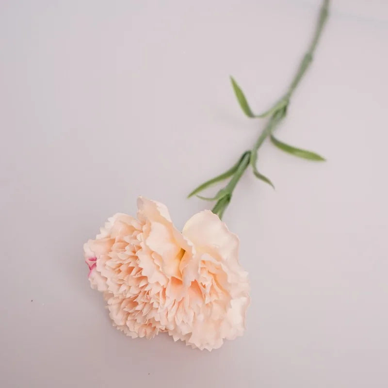fleurs artificielles rouge rose blanches modernes décoration intérieure fête mères mariage
