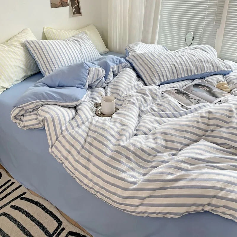 ensemble literie bleu clair rayures horizontales moderne couvre lit taies d'oreiller coton polyester frais