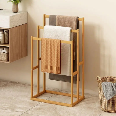 Porte-serviettes sur pied en bambou naturel avec 3 rails vu de face