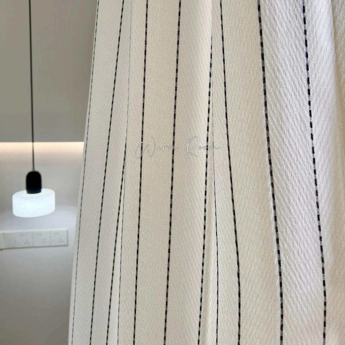 rideau polyester résistant rayures noires blancs moderne chambre salon opaque inclusion grommets crochets