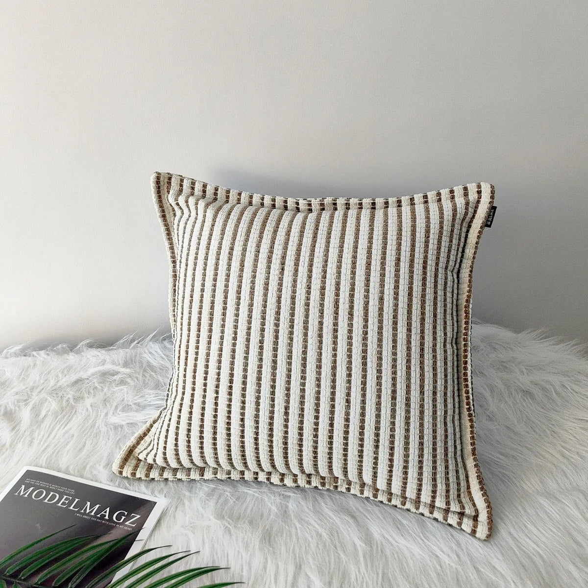 housses coussin polyester rayées beige marron modernes adhésives lit dimension 30x50cm 45x45cm decoration interieur