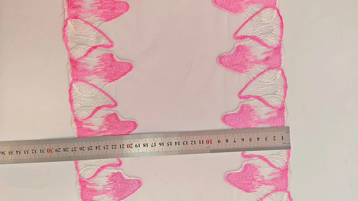 dentelle rose vif blanc orange motifs coeurs feuilles semi transparent