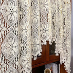 rideau voilage dentelle floral bohème transparent franges pompons entrée salon