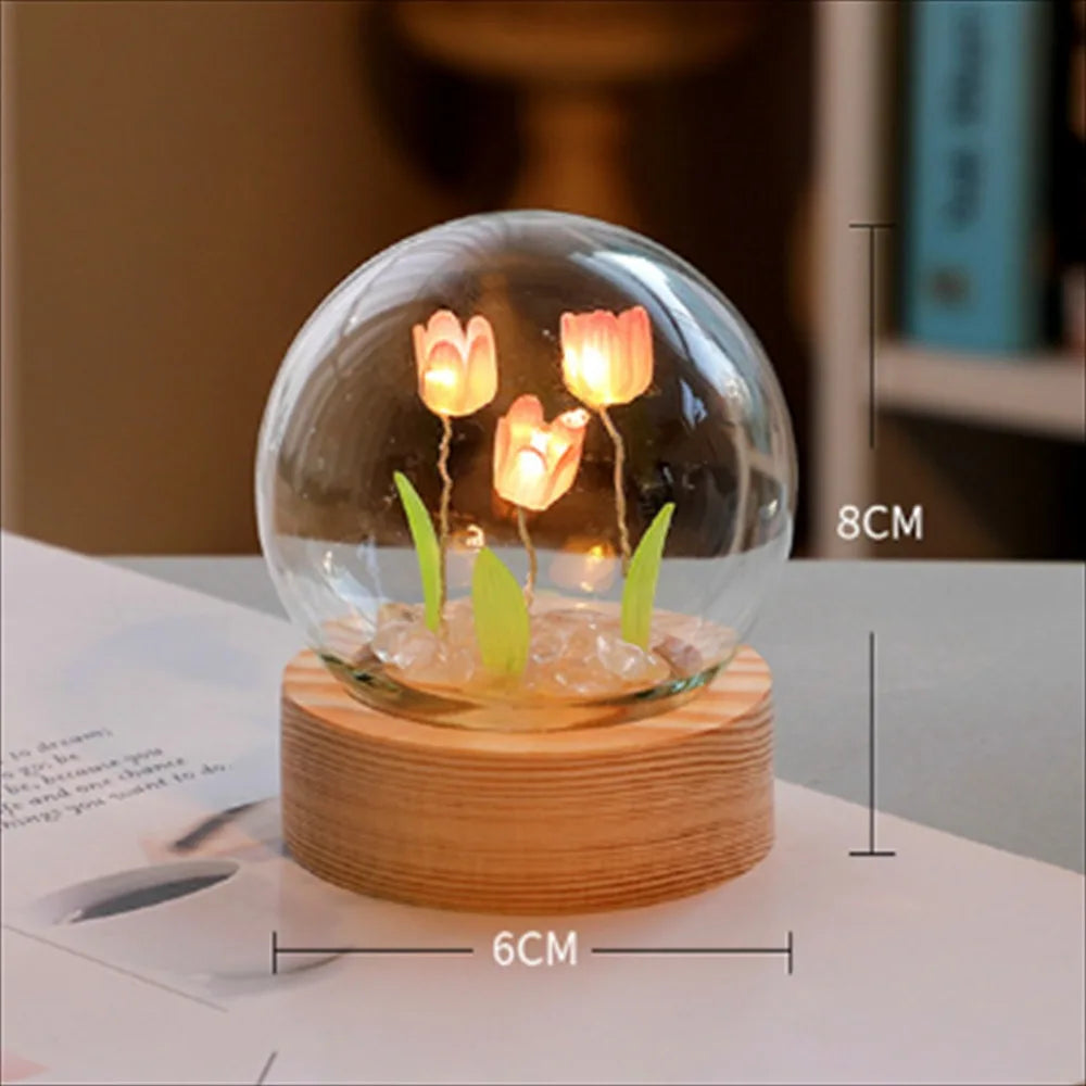 veilleuse boule verre tulipes artificielles feuilles vertes blanches base bois moderne transparente chambre décoration