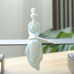 statuette chinoise traditionnelle femme robe longue décoration intérieure blanc classique délicat occasion noël valentin