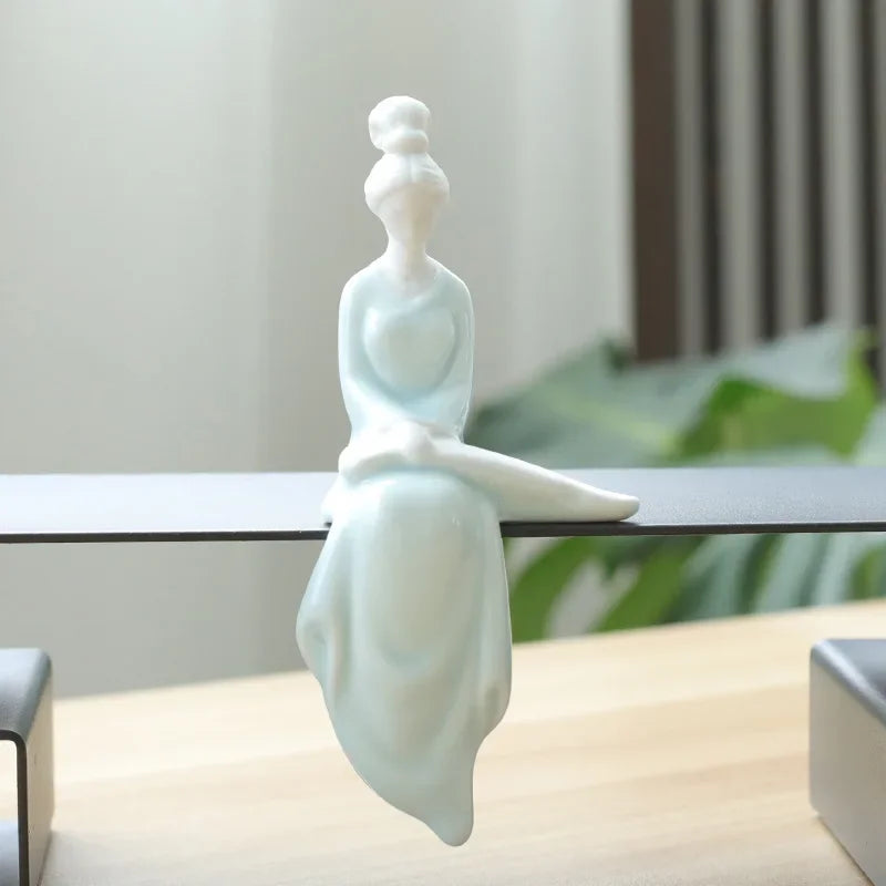 statuette chinoise traditionnelle femme robe longue décoration intérieure blanc classique délicat occasion noël valentin