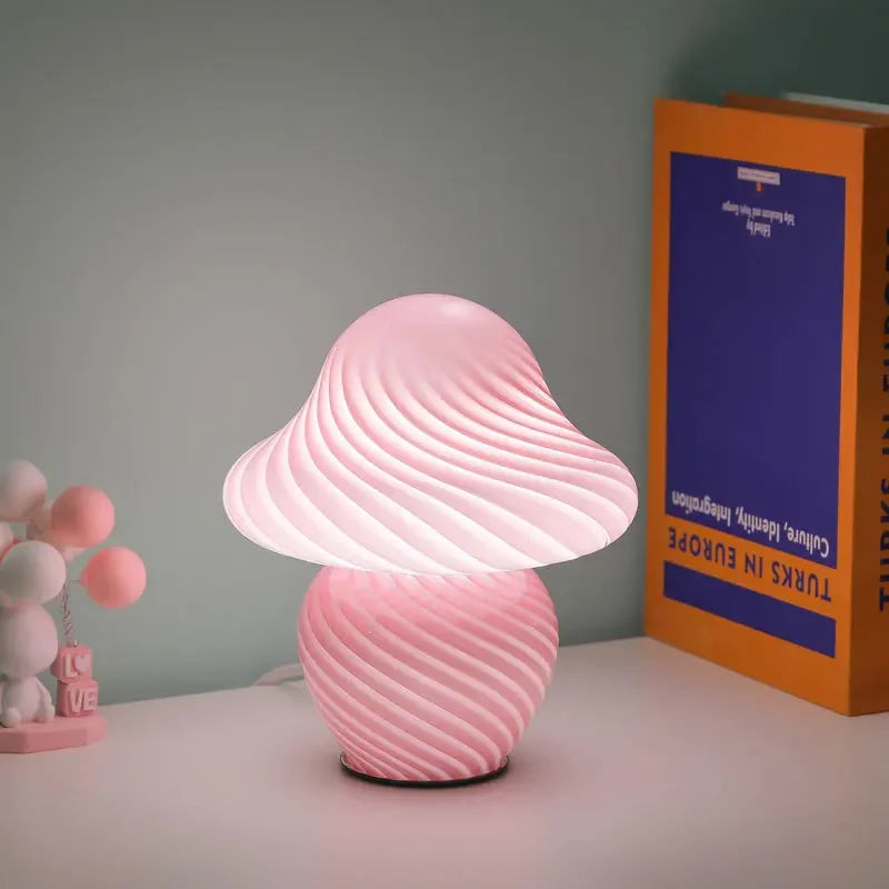Comparaison des 3 couleurs de lumière de la lampe champignon