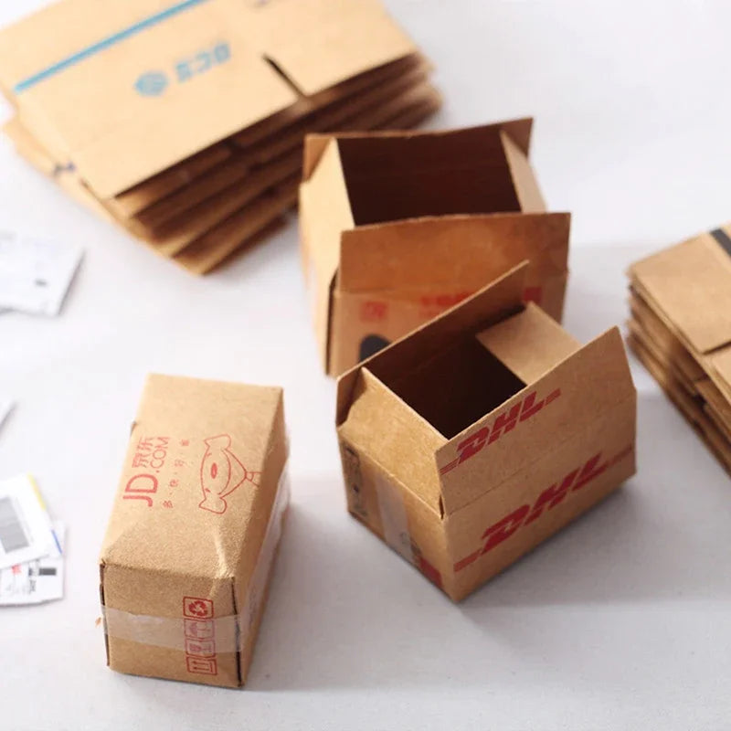 miniatures colis FedEx DHL Amazon UPS EMS STO SF express carton papier opaques logos