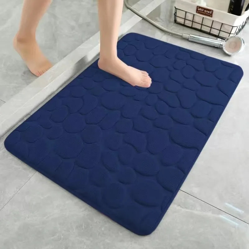 tapis bain moderne beige bleu marine gris motif cailloux adhésif respectueux environnement rapide séchage