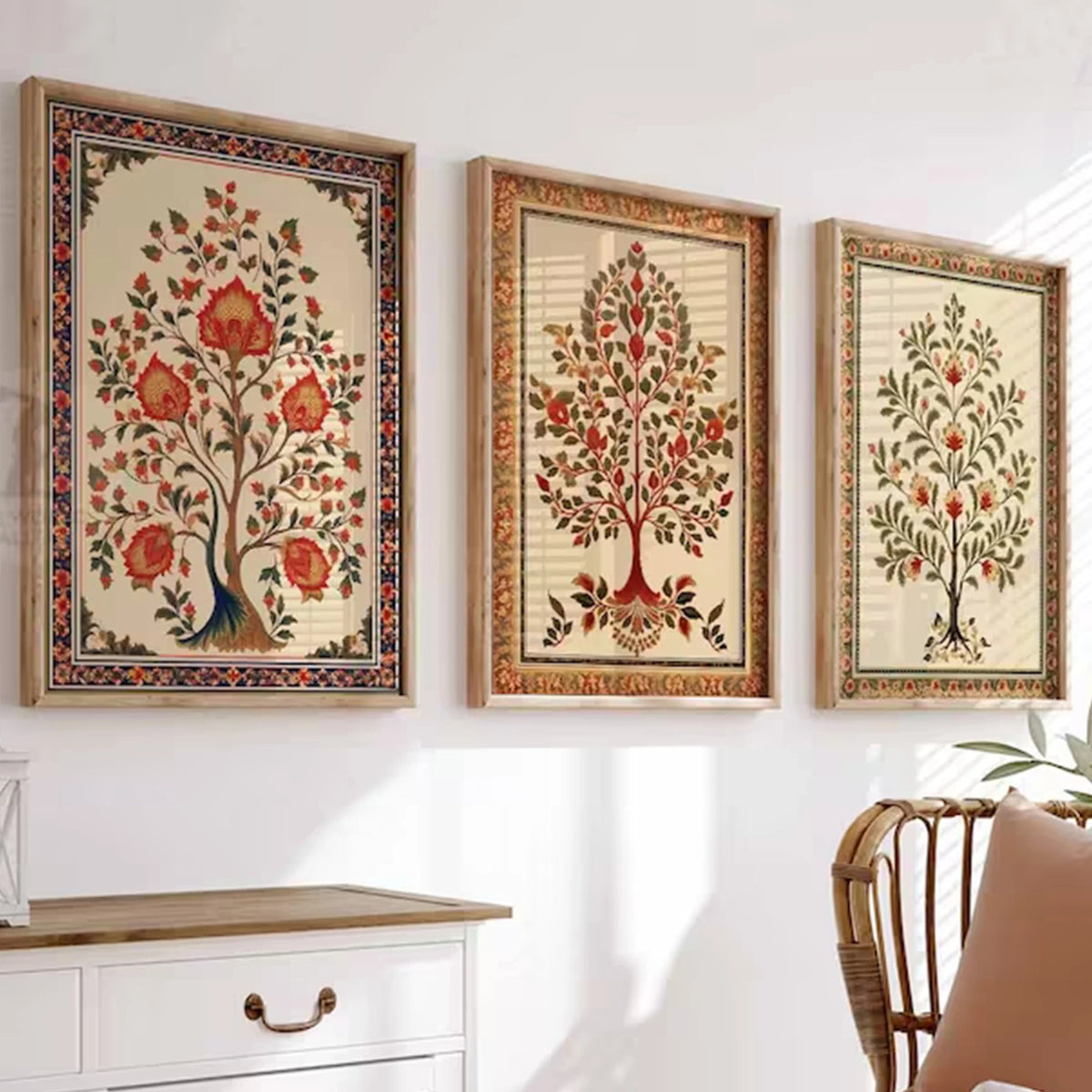 toiles d'art murales florales traditionnelles beige rouge vert bleu cadre bois chambre salon decoration