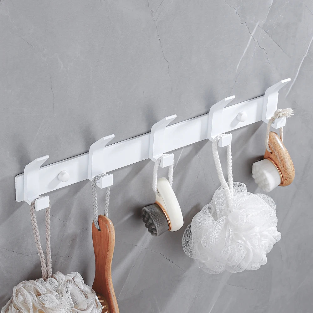 porte serviettes mural blanc moderne crochets cordons rangement salle bain minimaliste