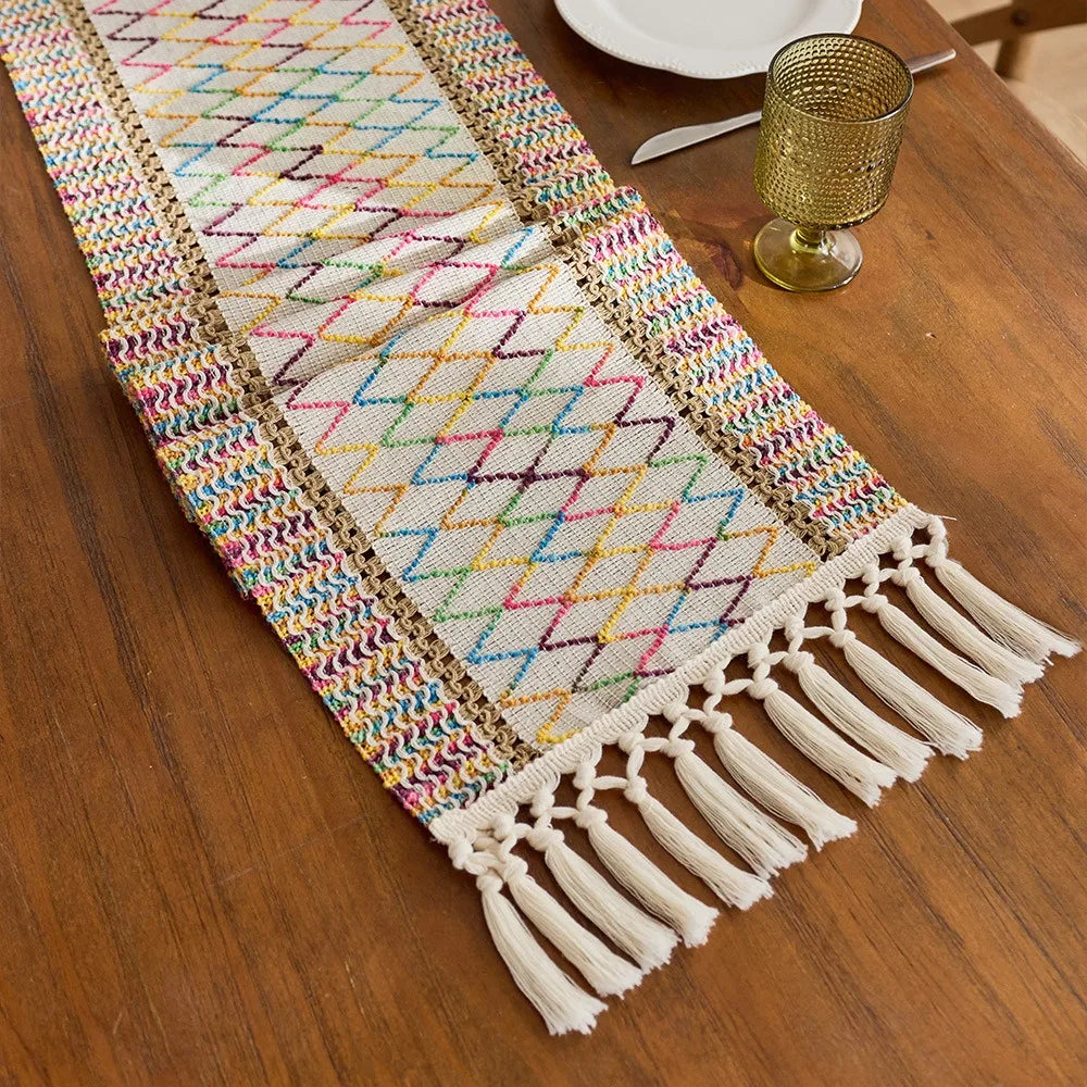 chemin table moderne rayures diagonales vert blanc franges noël mariage fêtes salon