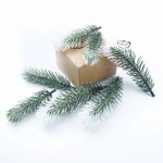 décoration noël couronne branches pin feuilles baies bougies naturel extérieur festive arrangement