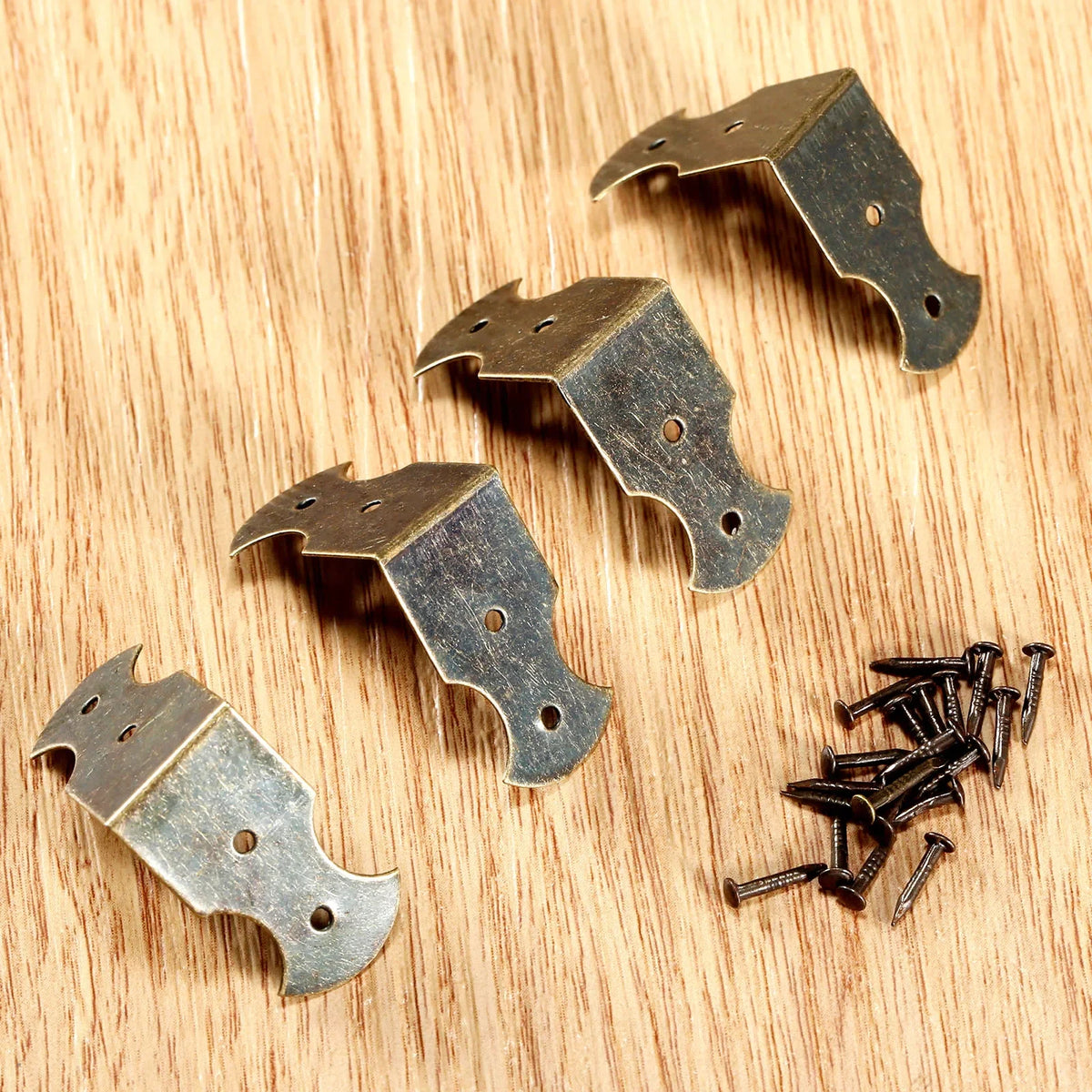 clips coin noir doré vis classique fourreurs travail bois petits grands