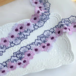 ruban dentelle fleurs blanches blanc vert rose violet broderie fine élégant coton polyester six