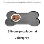 tapis silicone chien imprimé pattes beige clair moderne deux bols