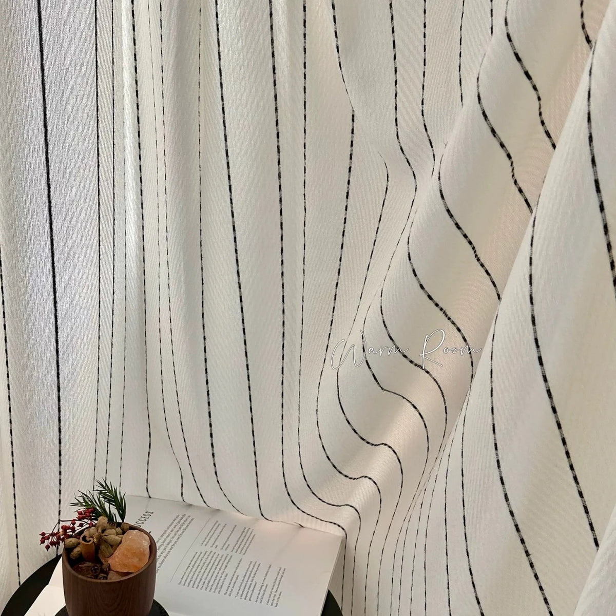 rideau polyester résistant rayures noires blancs moderne chambre salon opaque inclusion grommets crochets