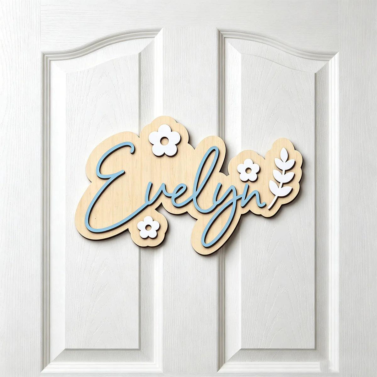 plaque décorative bois personnalisable moderne irrégulière lettres stylisées rose clair fleurs simple 25cm 30cm