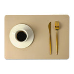 serviettes table moderne bleu marine vert foncé texture cuir minimaliste respectueux environnement opaques