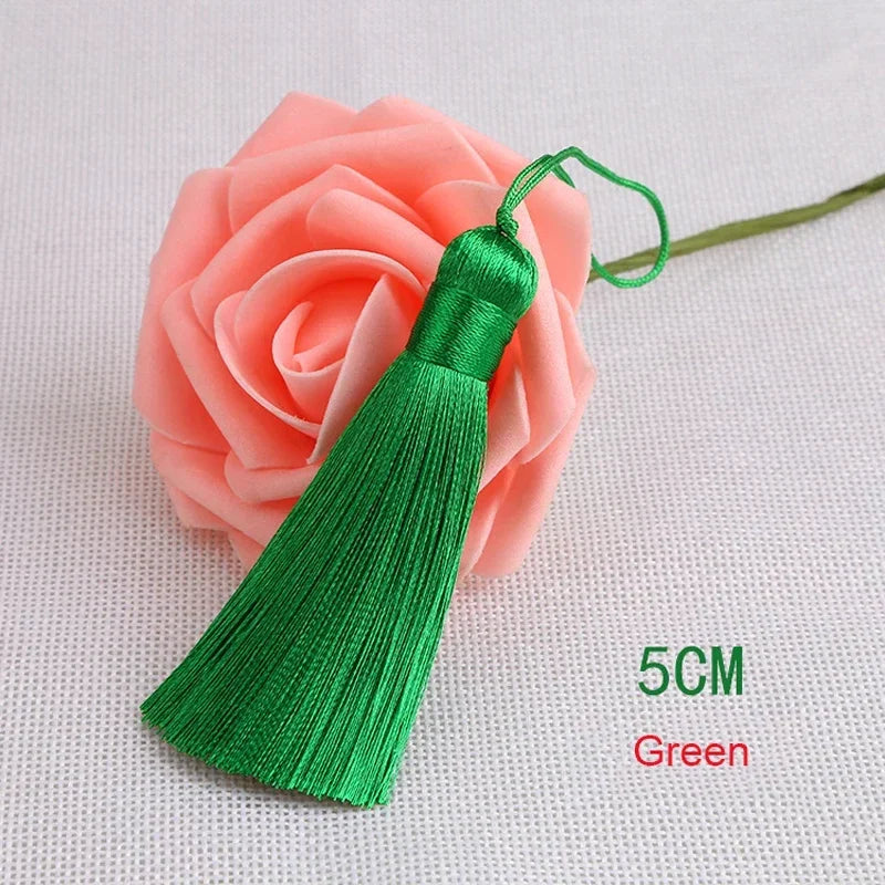 pompons polyester couleur variée 5cm longueur 18cm décoration artisanale rideaux couture pièces